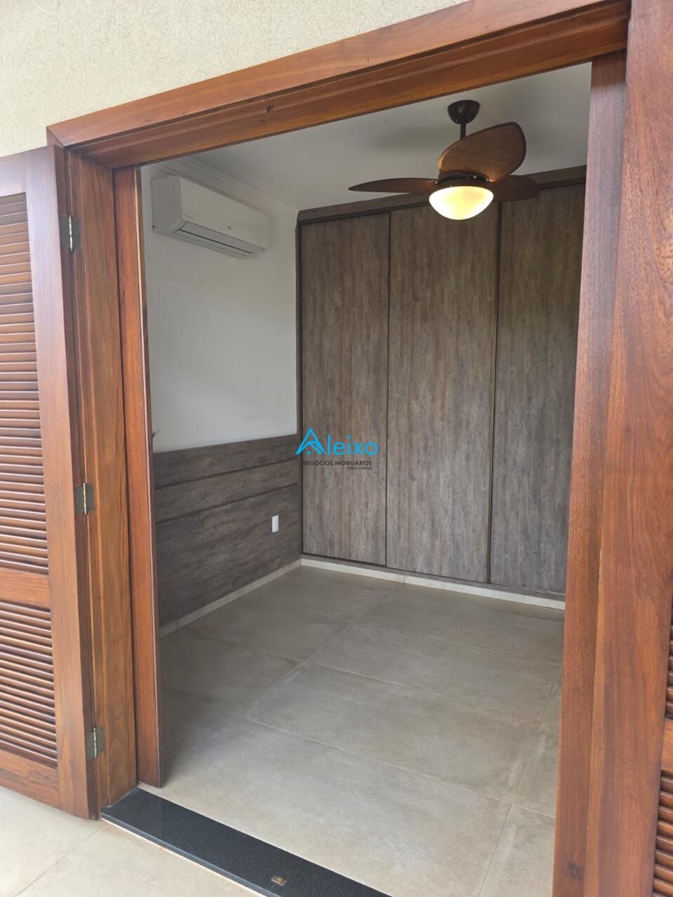 Casa com 5 quartos à venda, 362m² — foto 16 de 24