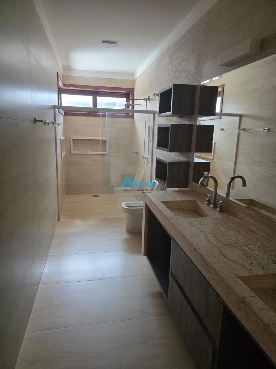 Casa com 5 quartos à venda, 362m² — foto 21 de 24