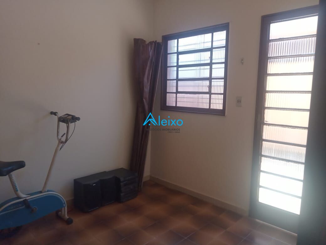 Casa com 3 quartos à venda, 406m² — foto 17 de 20