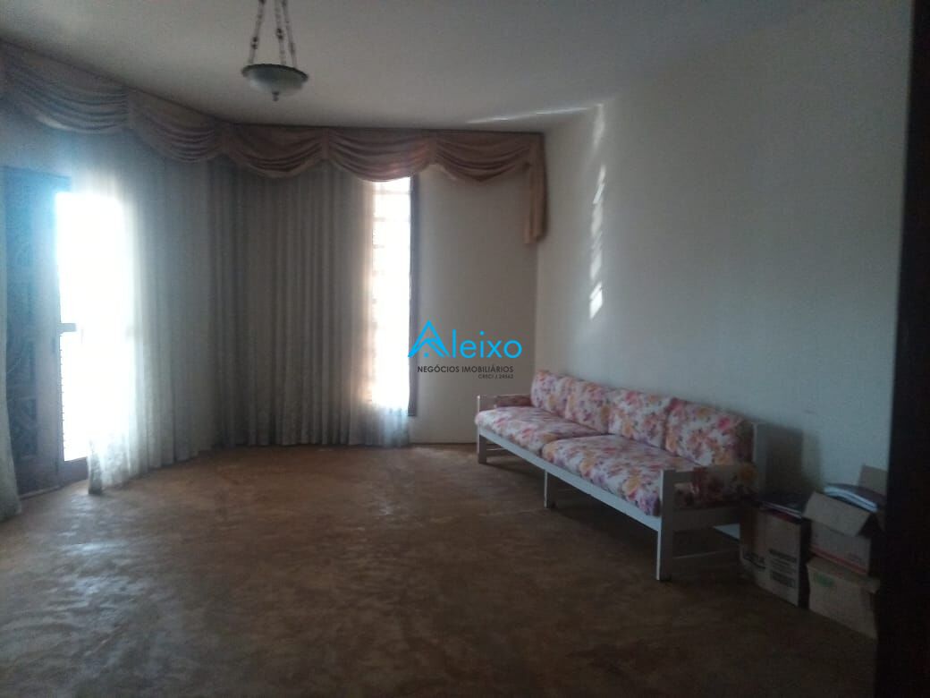 Casa com 3 quartos à venda, 406m² — foto 8 de 20
