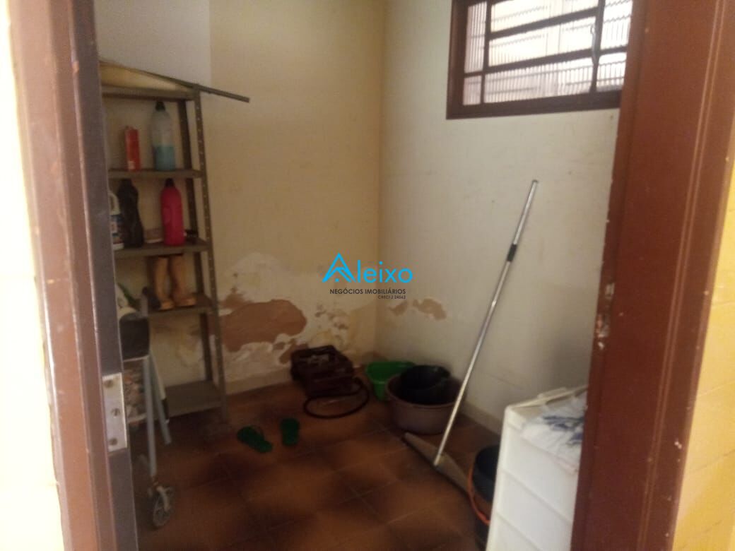 Casa com 3 quartos à venda, 406m² — foto 19 de 20