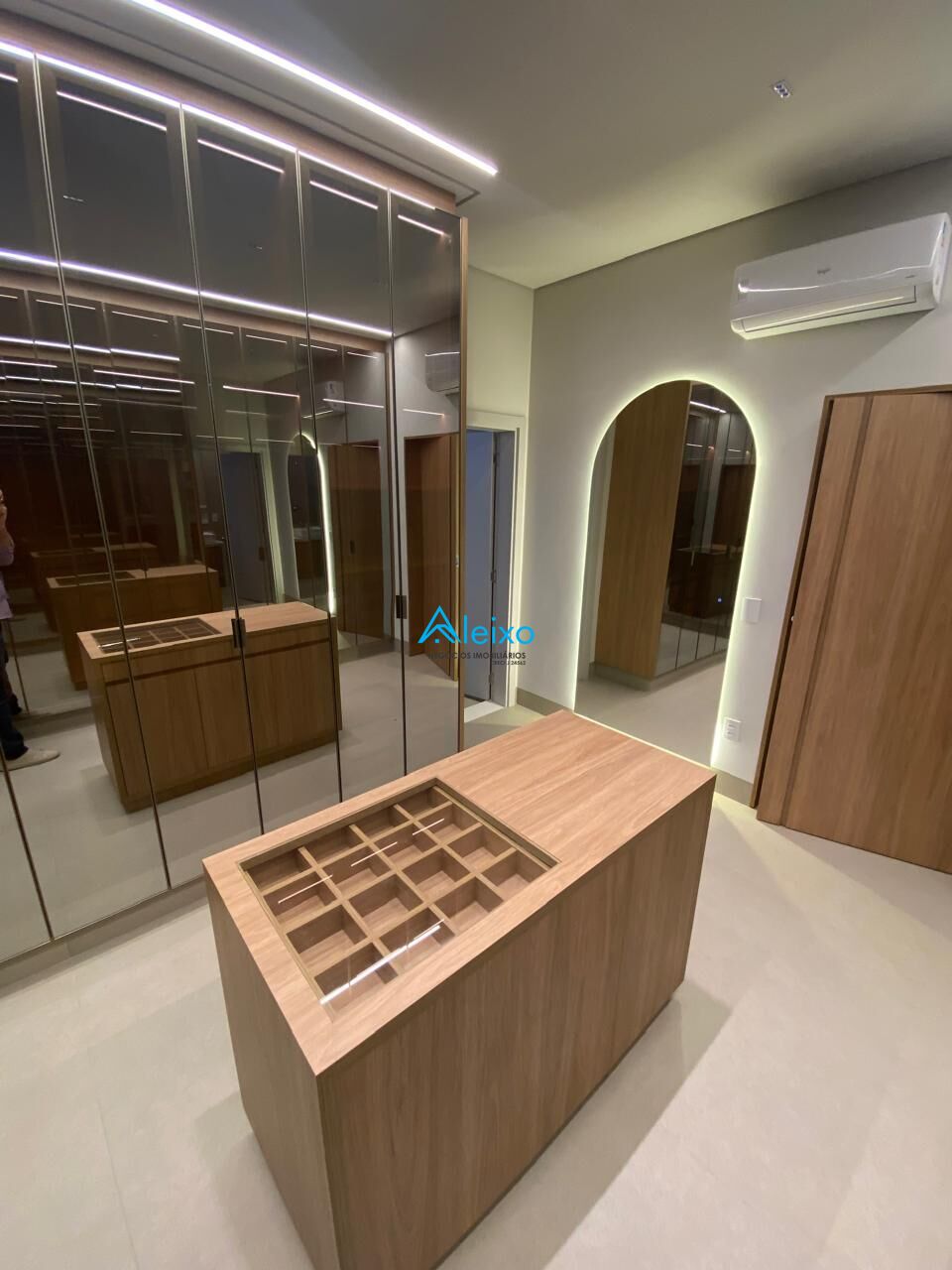 Casa com 4 quartos à venda, 387m² — foto 15 de 28