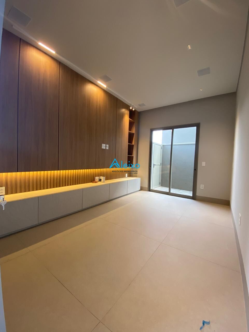 Casa com 4 quartos à venda, 387m² — foto 18 de 28