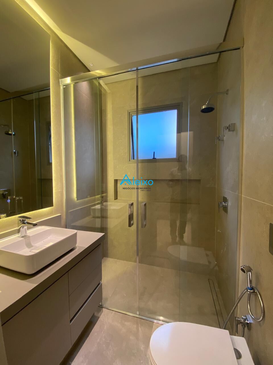 Casa com 4 quartos à venda, 387m² — foto 26 de 28