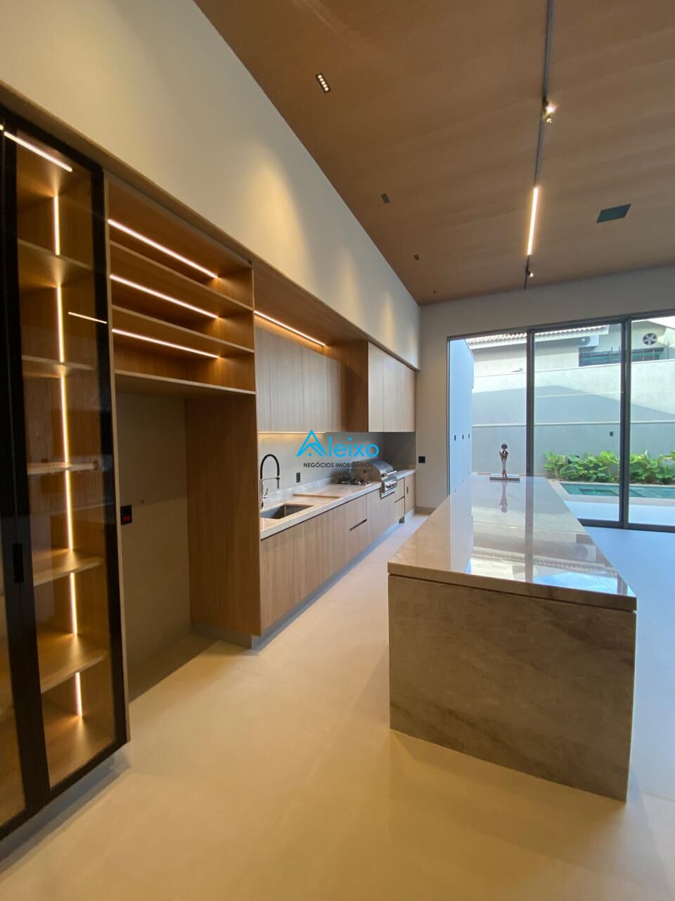 Casa com 4 quartos à venda, 387m² — foto 11 de 28