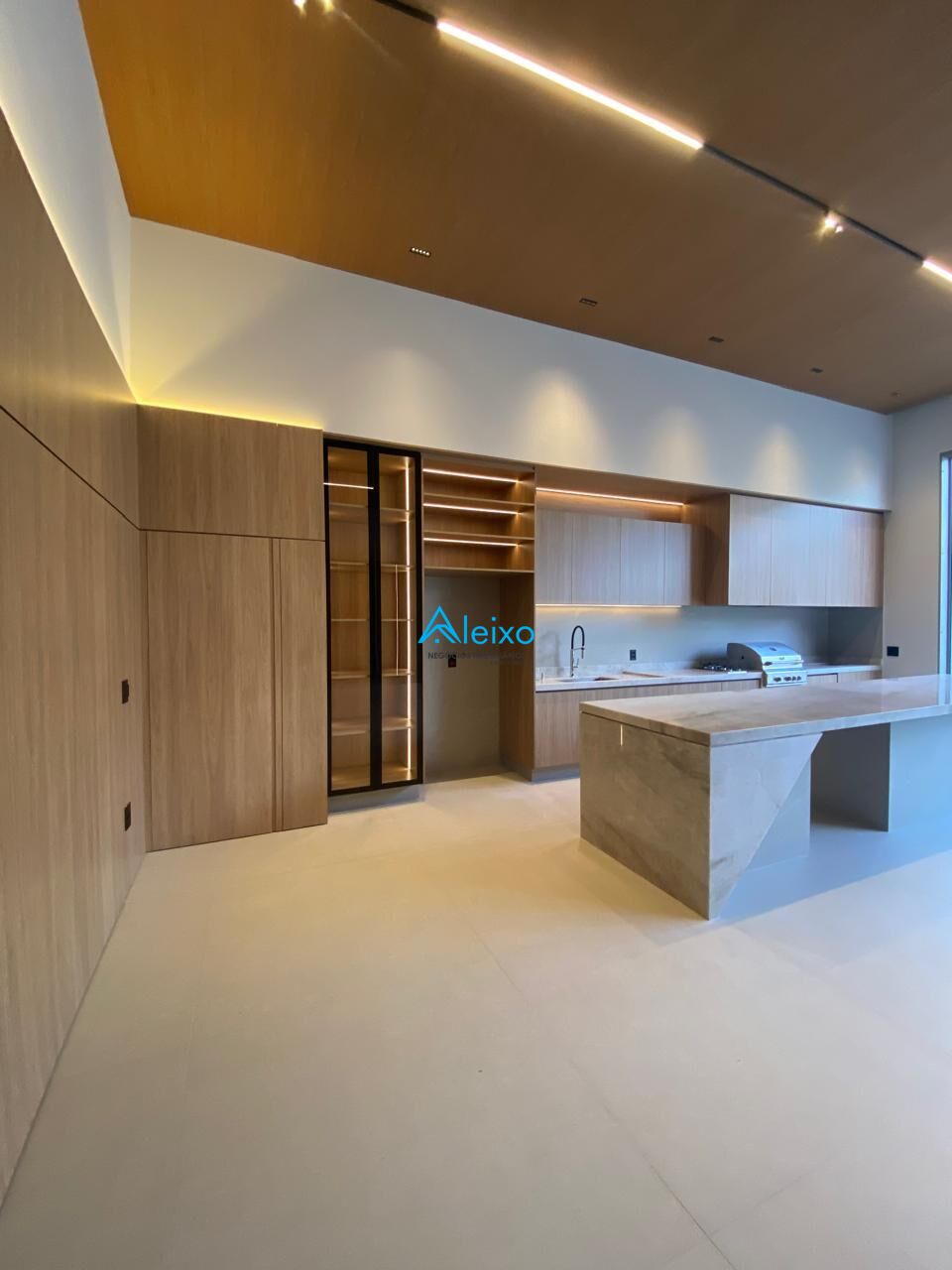 Casa com 4 quartos à venda, 387m² — foto 19 de 28