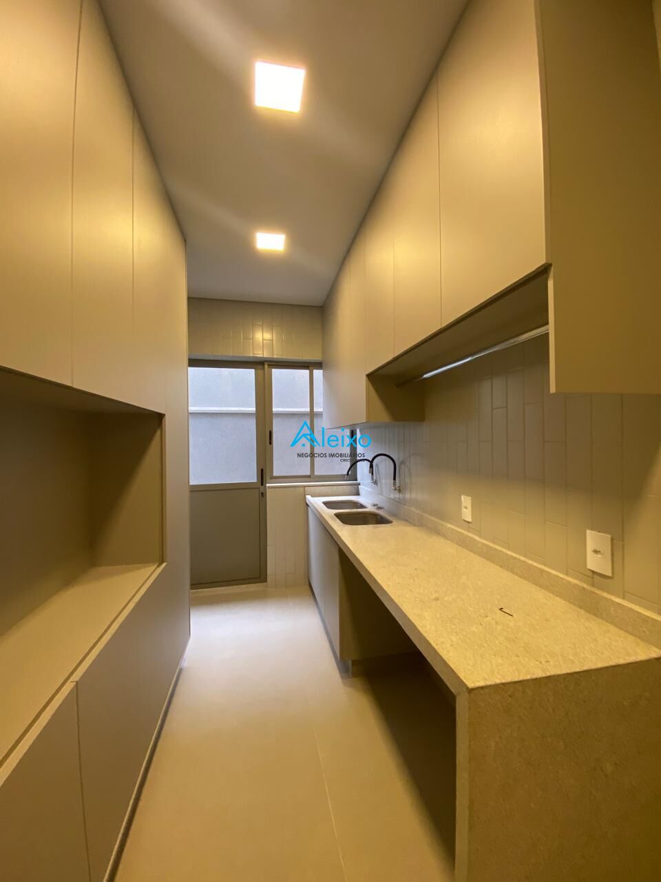 Casa com 4 quartos à venda, 387m² — foto 7 de 28