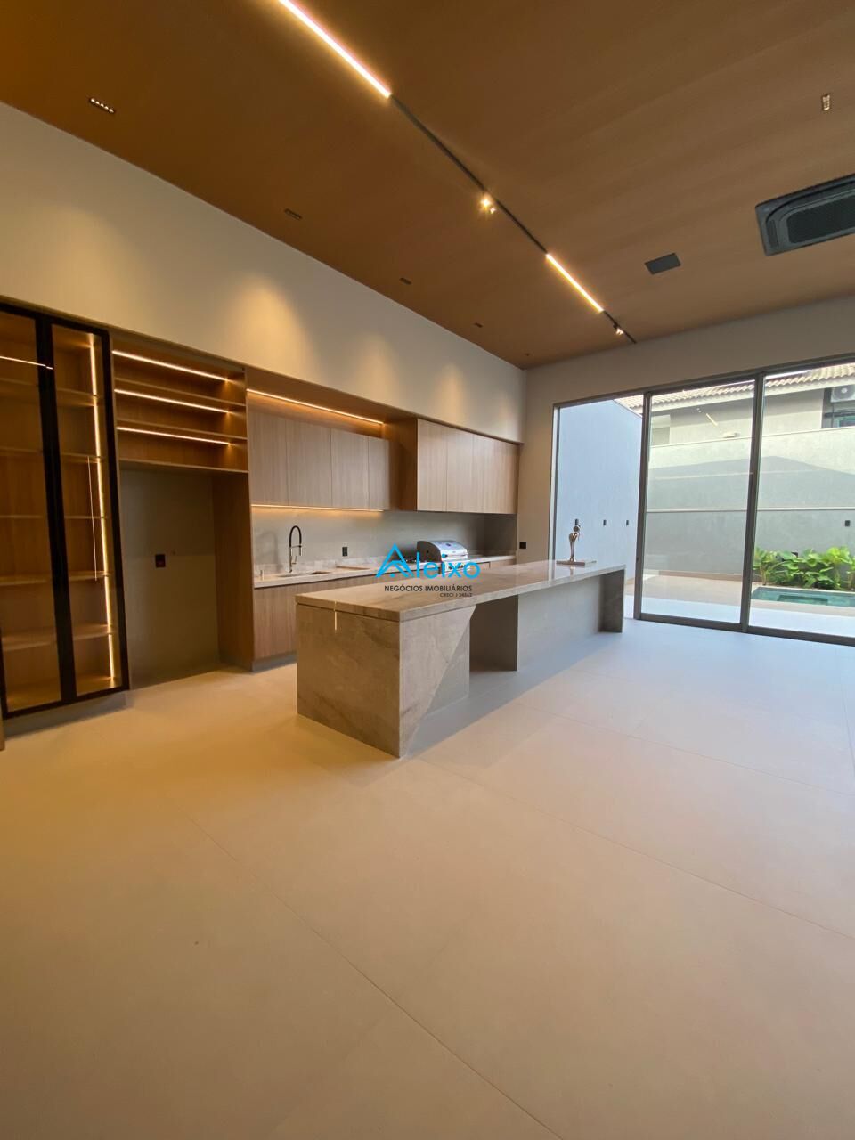 Casa com 4 quartos à venda, 387m² — foto 14 de 28