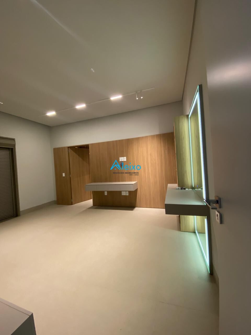 Casa com 4 quartos à venda, 387m² — foto 12 de 28