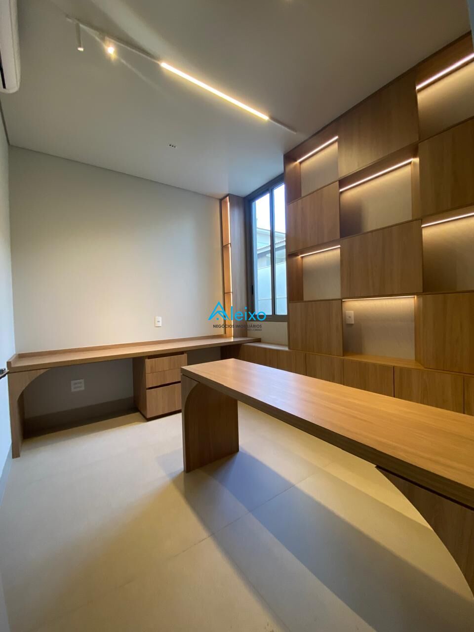 Casa com 4 quartos à venda, 387m² — foto 17 de 28