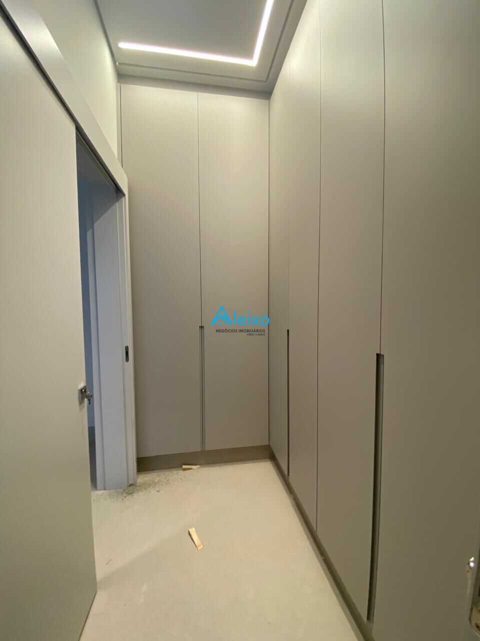 Casa com 4 quartos à venda, 387m² — foto 23 de 28