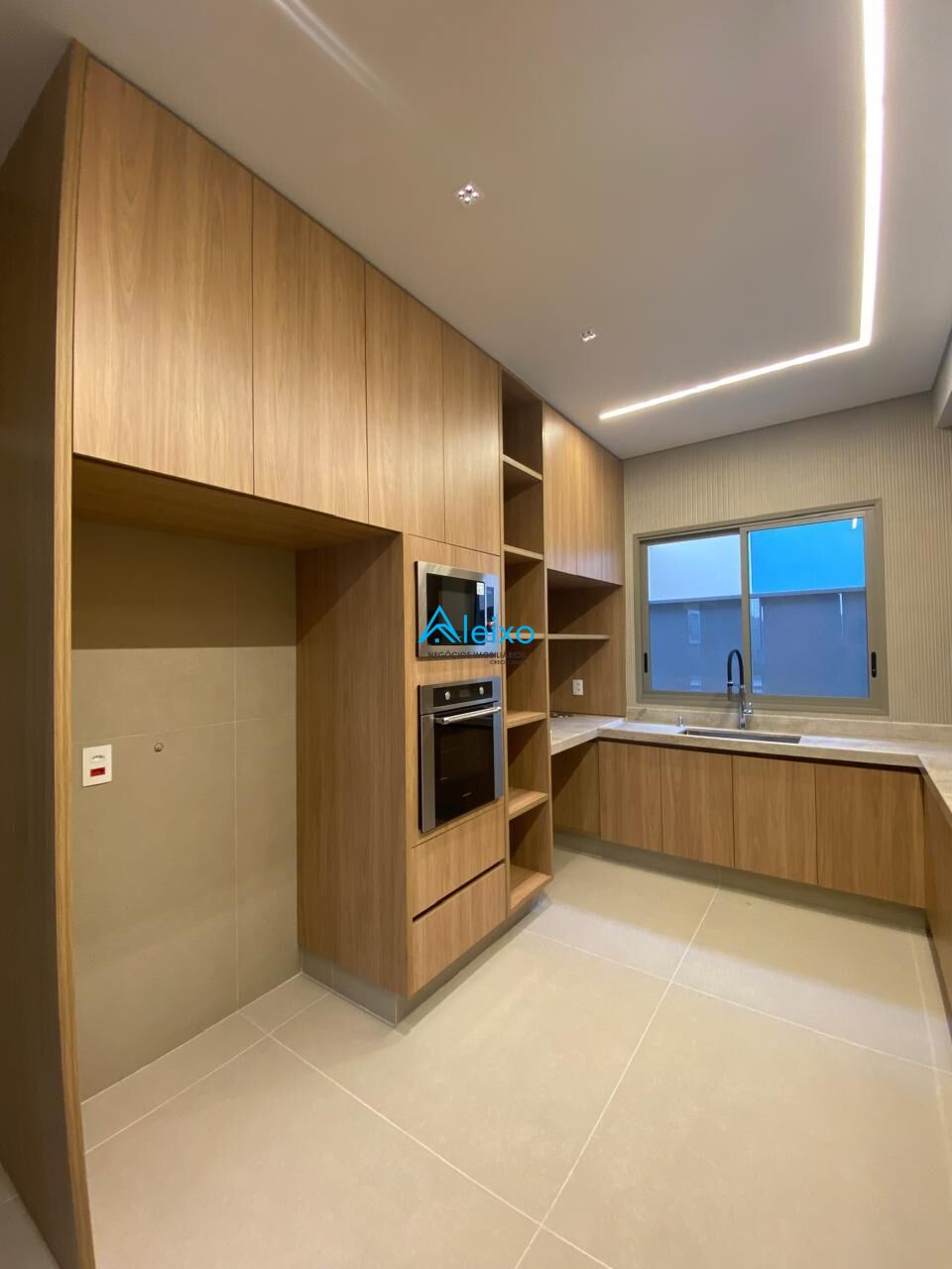 Casa com 4 quartos à venda, 387m² — foto 6 de 28