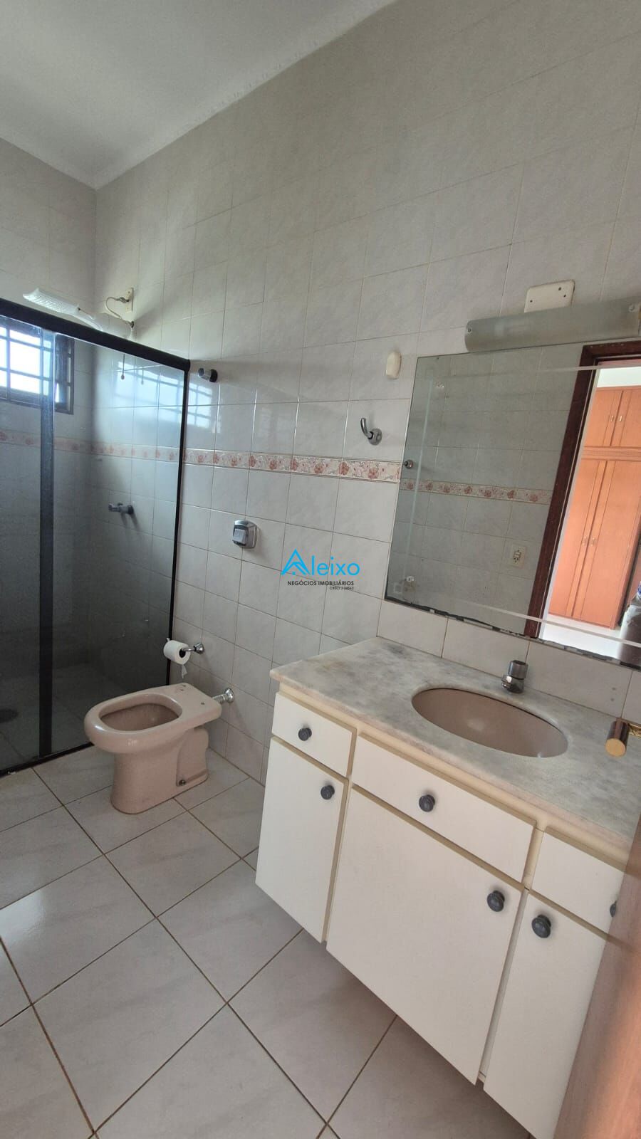 Casa com 5 quartos à venda, 284m² — foto 23 de 40