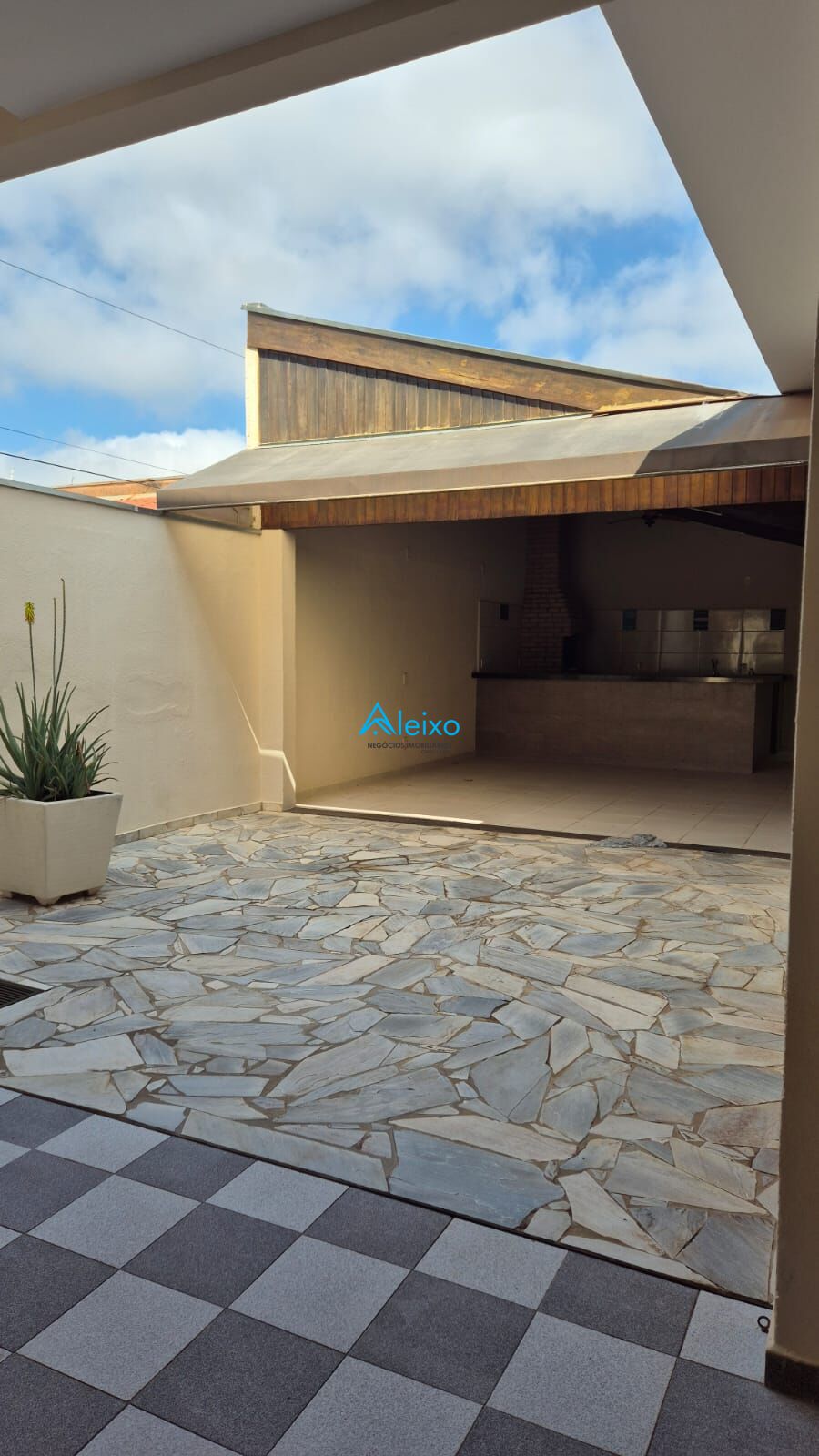 Casa com 5 quartos à venda, 284m² — foto 38 de 40