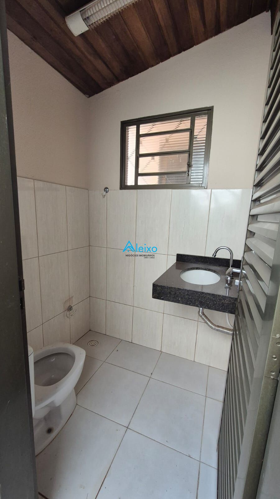 Casa com 5 quartos à venda, 284m² — foto 25 de 40