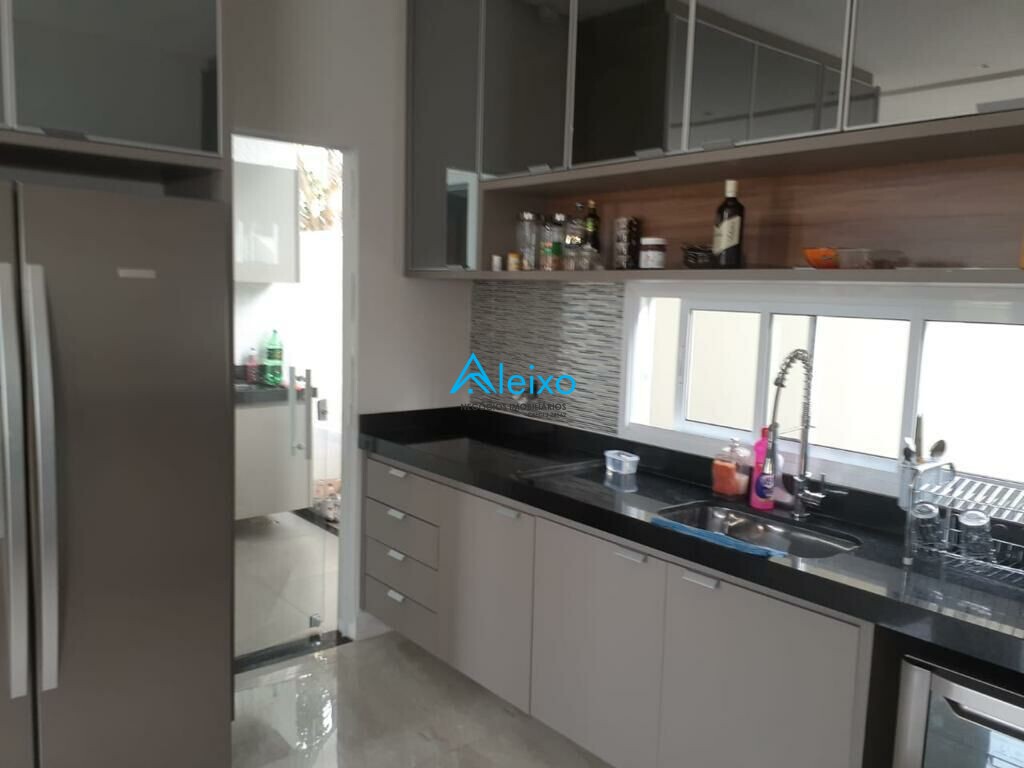 Casa com 2 quartos à venda — foto 4 de 20