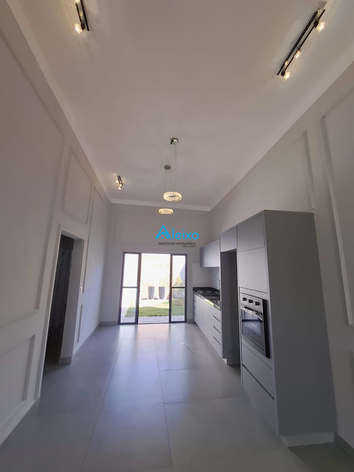 Casa com 3 quartos à venda, 180m² — foto 4 de 27
