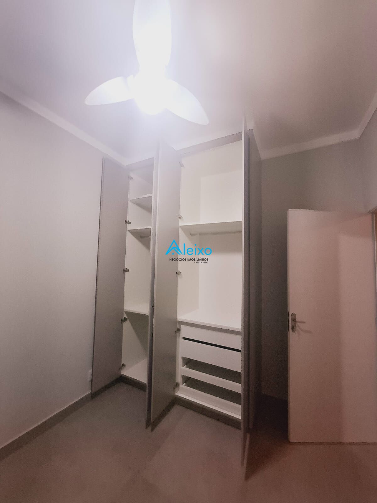 Casa com 3 quartos à venda, 180m² — foto 13 de 27