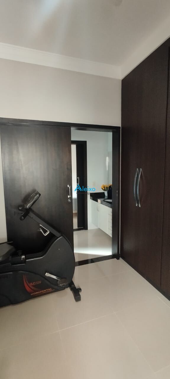 Casa de Condomínio com 3 quartos à venda, 180m² — foto 8 de 17