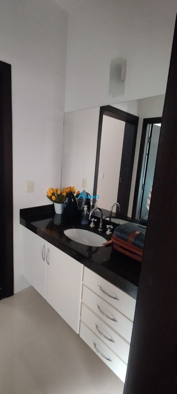 Casa de Condomínio com 3 quartos à venda, 180m² — foto 15 de 17