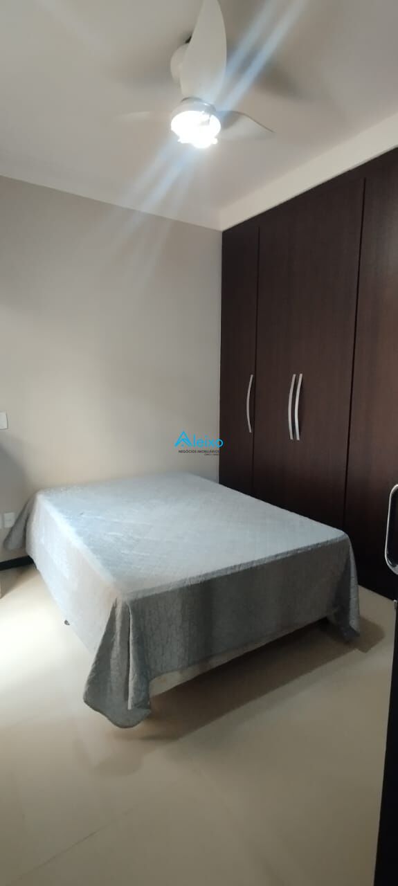 Casa de Condomínio com 3 quartos à venda, 180m² — foto 10 de 17