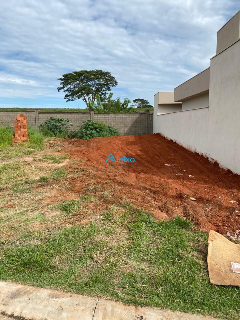 Terreno / Lote / Condomínio à venda — foto 12 de 13