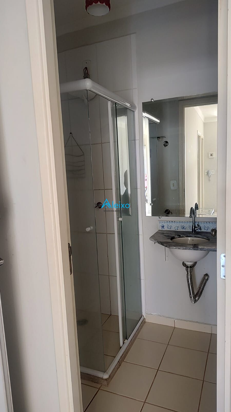 Casa de Condomínio com 3 quartos à venda, 180m² — foto 17 de 19