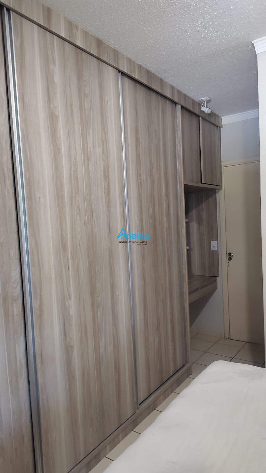 Casa de Condomínio com 3 quartos à venda, 180m² — foto 13 de 19