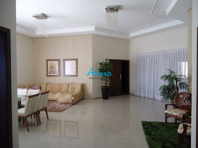 Casa com 3 quartos para aluguel, 390m² — foto 14 de 15