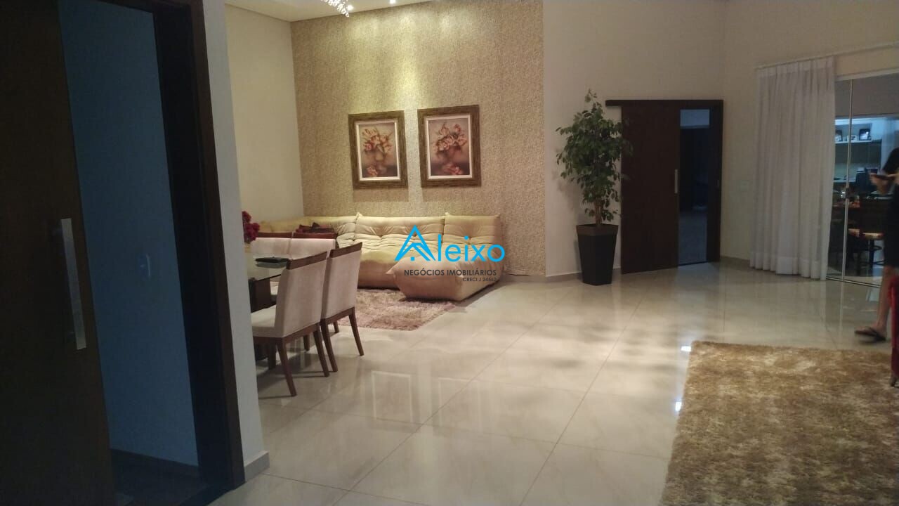 Casa com 3 quartos para aluguel, 390m² — foto 12 de 15