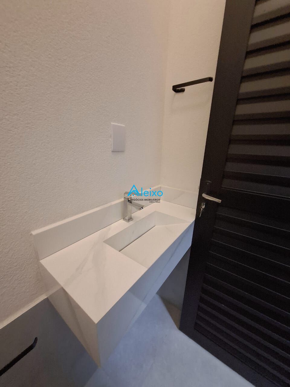 Casa com 3 quartos à venda, 114m² — foto 13 de 25