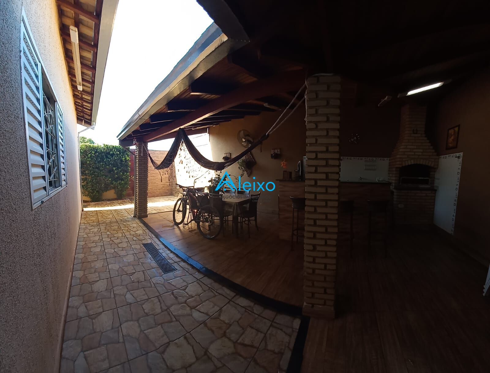 Casa com 3 quartos à venda, 150m² — foto 3 de 18