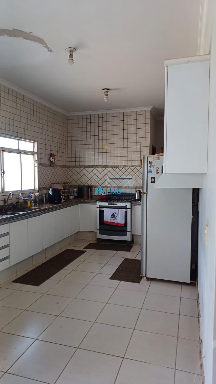 Sobrado com 3 quartos à venda, 300m² — foto 12 de 26