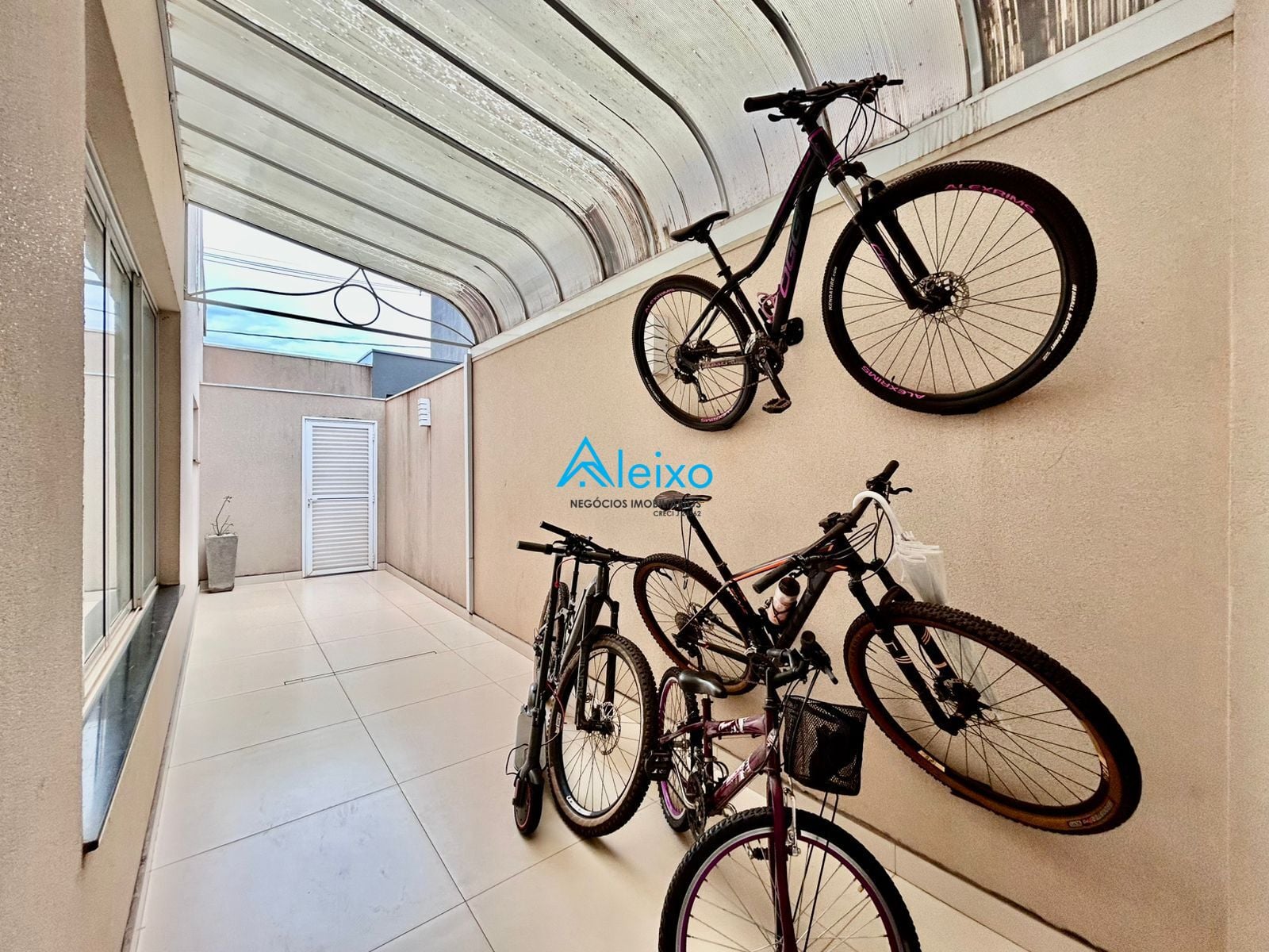 Casa de Condomínio com 3 quartos à venda, 172m² — foto 14 de 18