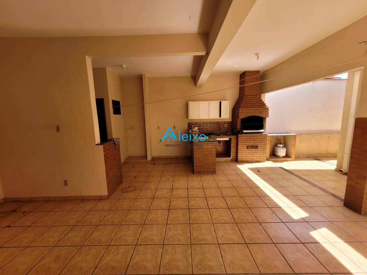 Casa com 4 quartos à venda, 262m² — foto 16 de 21