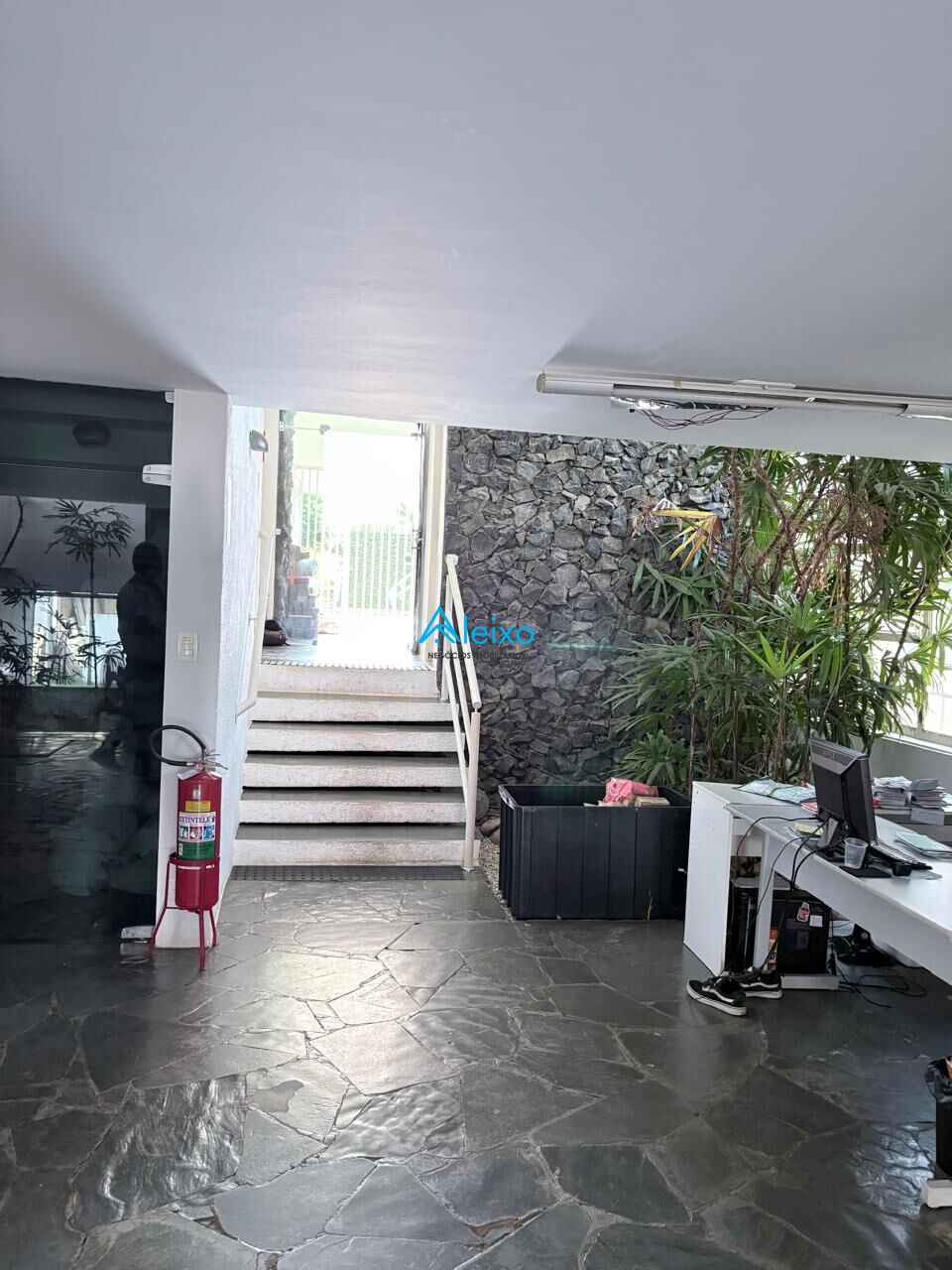 Casa com 4 quartos à venda, 550m² — foto 17 de 18