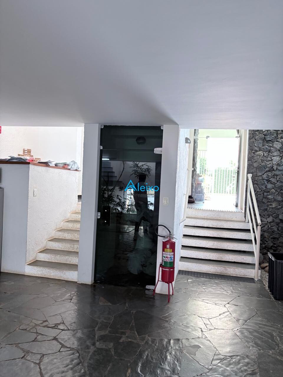 Casa com 4 quartos à venda, 550m² — foto 15 de 18