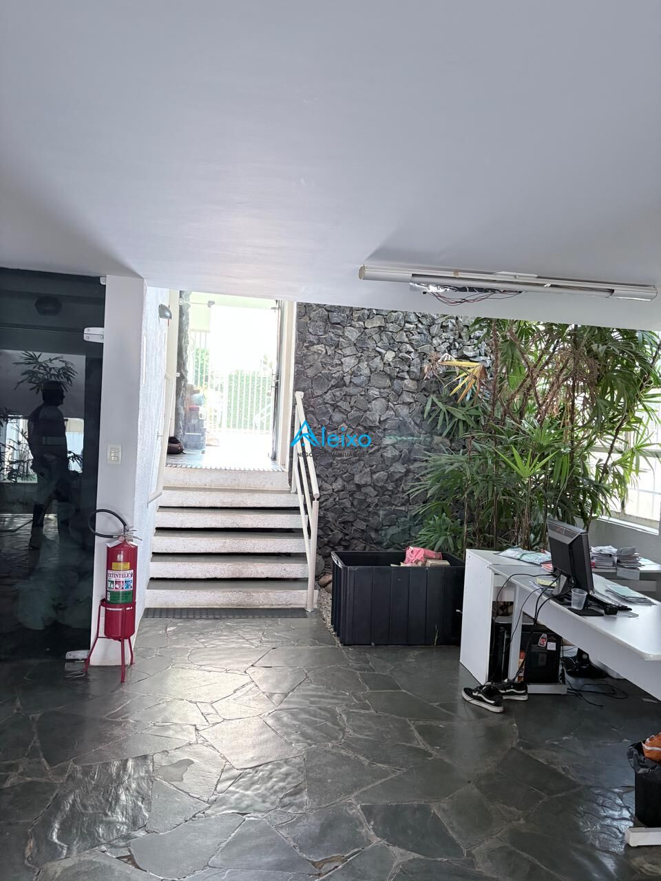 Casa com 4 quartos à venda, 550m² — foto 16 de 18