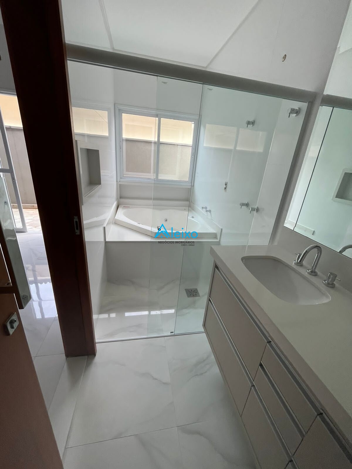 Casa com 3 quartos à venda, 179m² — foto 12 de 13