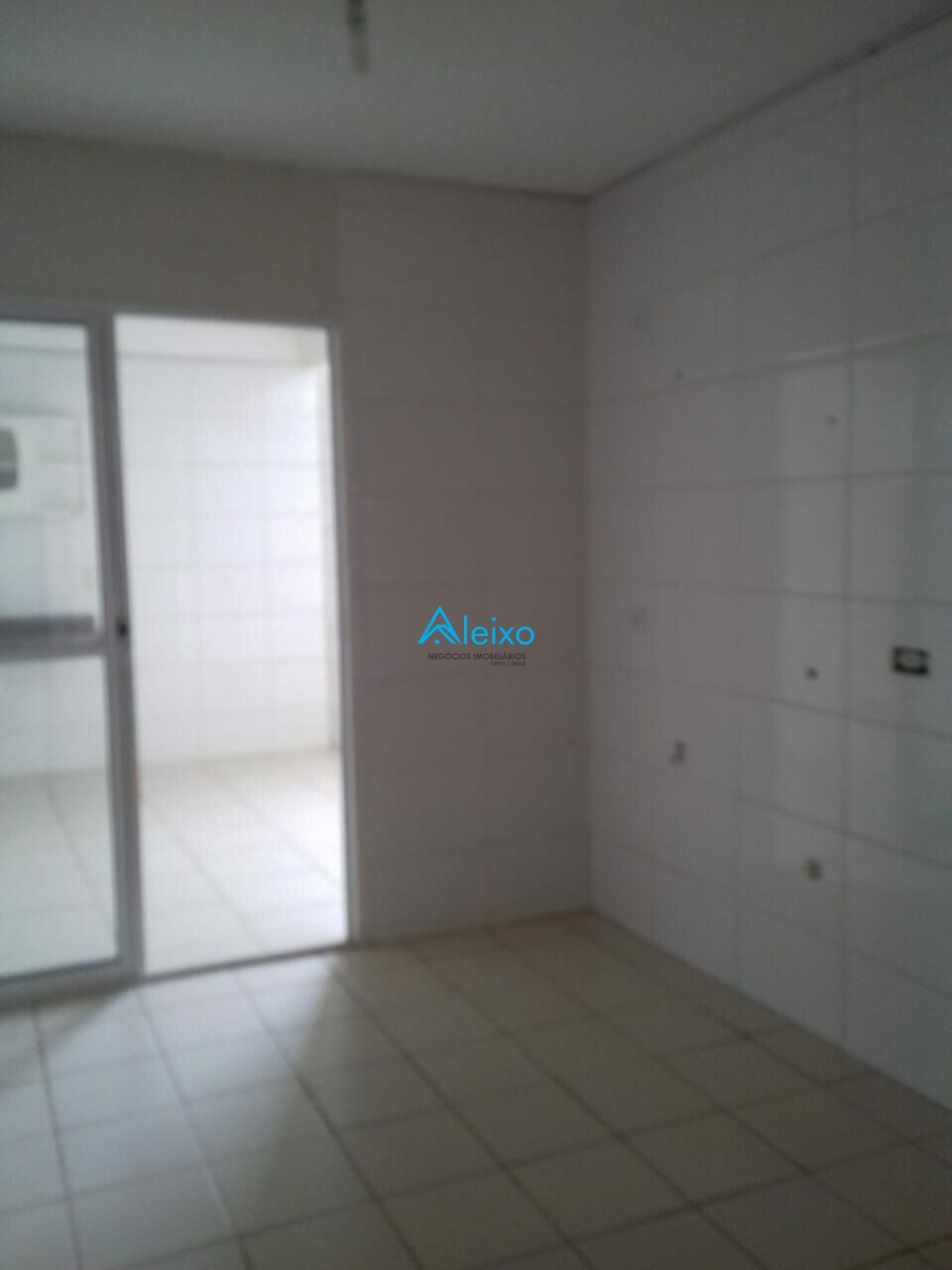 Casa de Condomínio com 3 quartos à venda — foto 9 de 11
