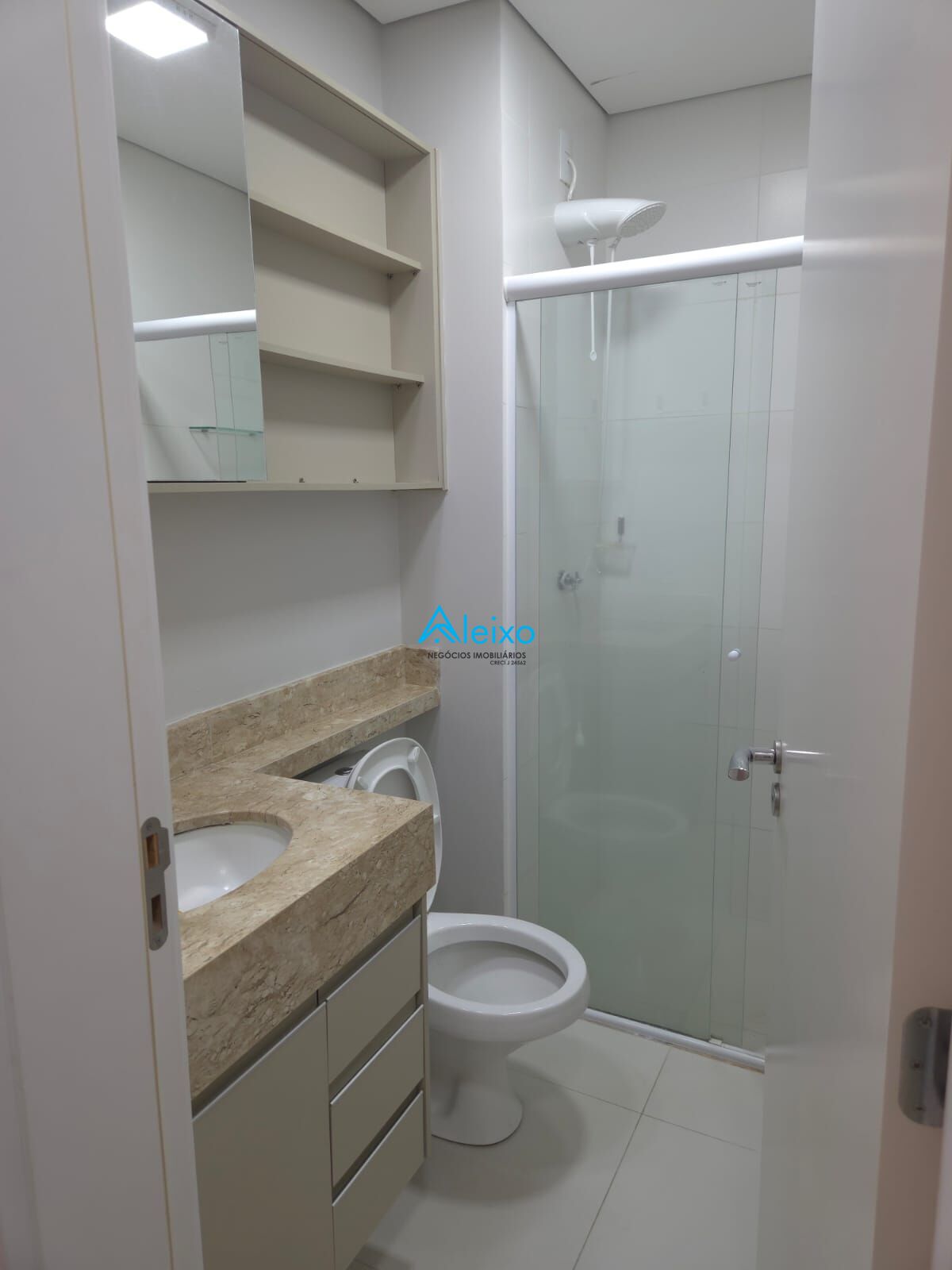 Apartamento com 3 quartos para aluguel, 74m² — foto 10 de 26