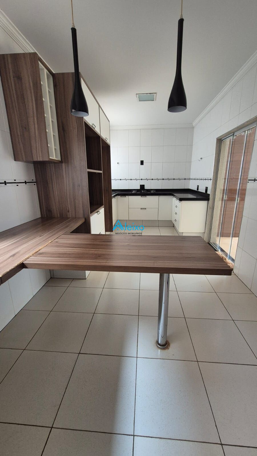 Casa de Condomínio com 3 quartos à venda, 350m² — foto 8 de 29