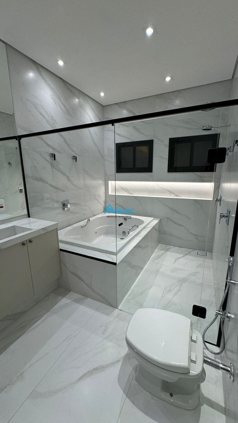 Casa de Condomínio com 3 quartos à venda, 223m² — foto 16 de 19
