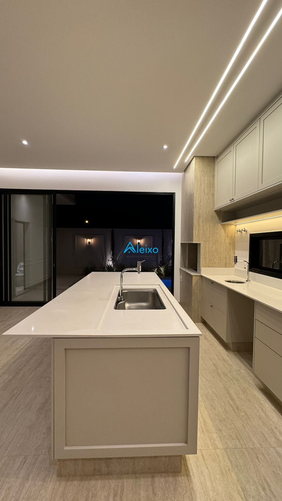 Casa de Condomínio com 3 quartos à venda, 223m² — foto 10 de 19