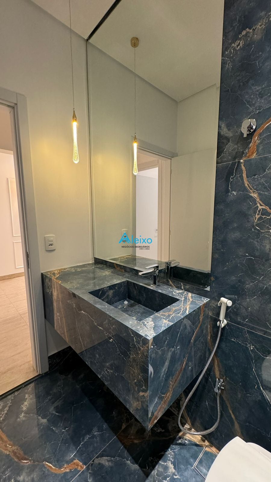 Casa de Condomínio com 3 quartos à venda, 223m² — foto 17 de 19