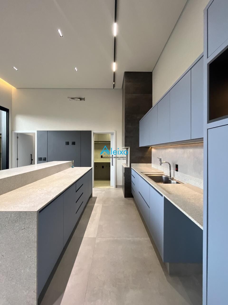 Casa de Condomínio com 3 quartos à venda, 223m² — foto 5 de 16