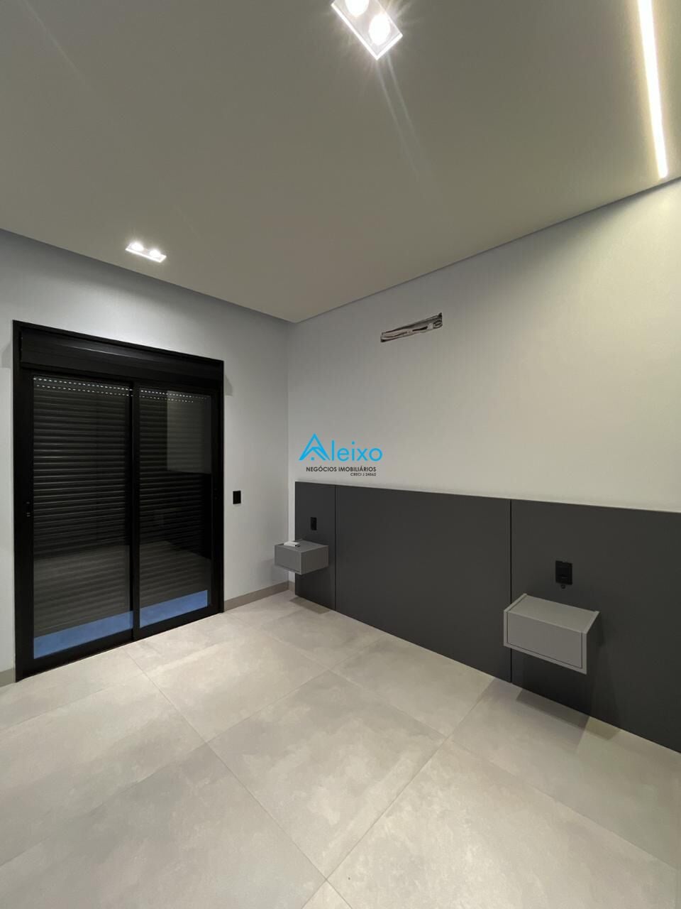 Casa de Condomínio com 3 quartos à venda, 223m² — foto 9 de 16