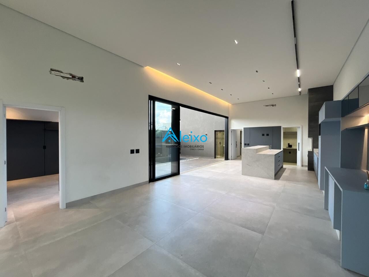 Casa de Condomínio com 3 quartos à venda, 223m² — foto 7 de 16