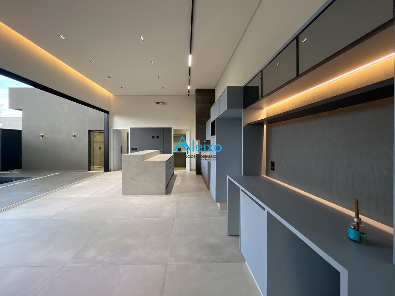 Casa de Condomínio com 3 quartos à venda, 223m² — foto 8 de 16
