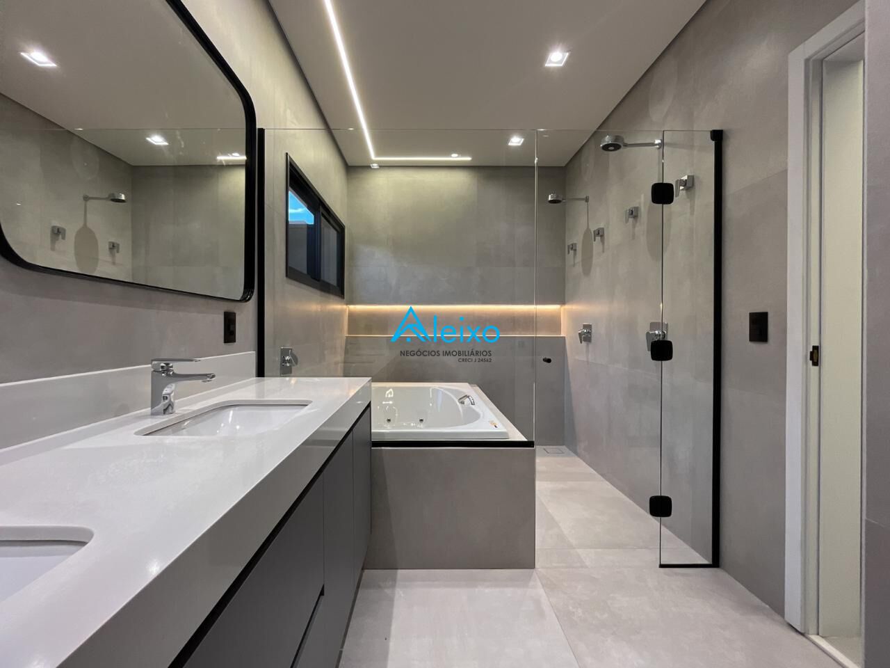 Casa de Condomínio com 3 quartos à venda, 223m² — foto 13 de 16